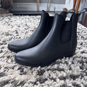 Sam Edelman Sleek Black Winter Boots